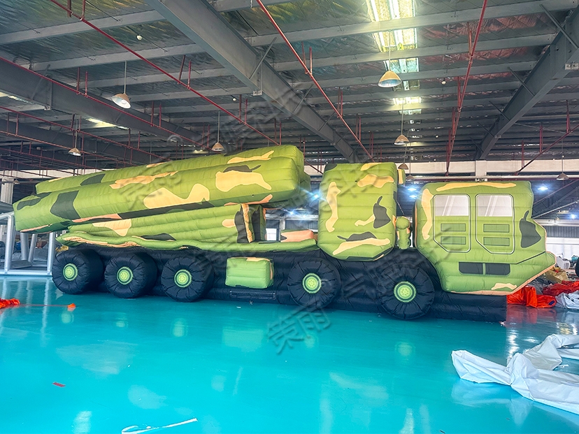 32岸舰12B充气导弹发射车